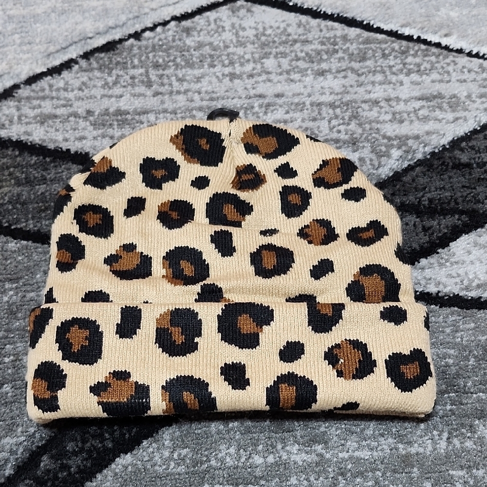 LEOPARD PRINT PATTERNED CUFFED BEANIE LADIES HAT NWOT
